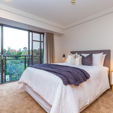 Stylish Central City Apartment With Pool And Gym Auckland Exterior photo